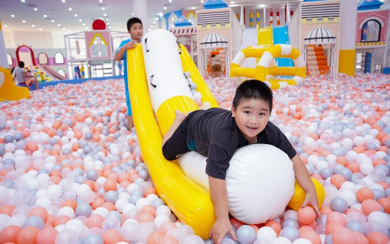 Khu Vui Chơi Cho Trẻ Em Trong Nhà Tại Khu Trò Chơi Trong Nhà VinWonders Cửa Hội