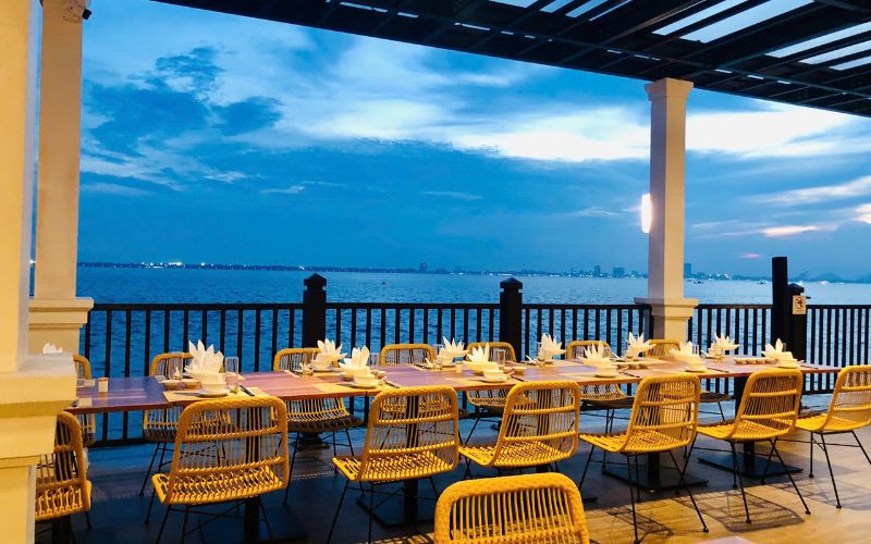 Nhà Hàng Cát Thủy - Vin Cửa Hội