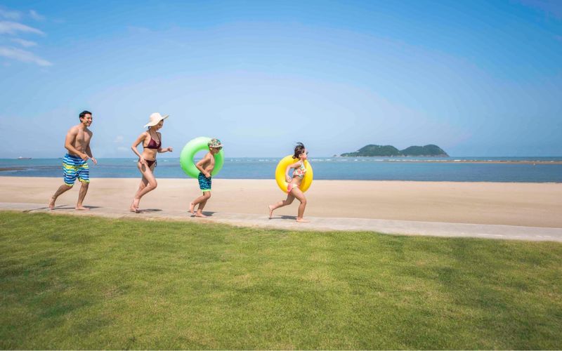 Du Lịch Biển Cửa Hội: Khám Phá Vẻ Đẹp Bình Yên Và Hấp Dẫn Xứ Nghệ 4 Các hoạt động vui chơi giải trí trên biển