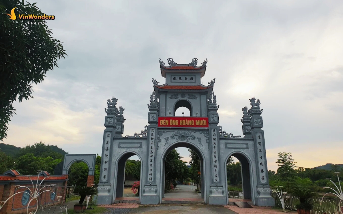 Du lịch Cửa Lò 4 ngày 3 đêm: Cẩm nang ăn chơi hết ý trọn bộ 5 Đền Ông Hoàng Mười nổi tiếng tại xứ Nghệ