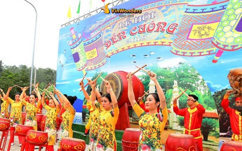 Nhiều lễ hội được diễn ra ở chùa Cần Linh 