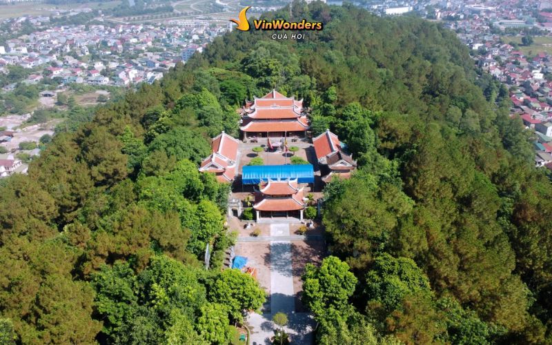Đền thờ Vua Quang Trung tọa lạc ở núi Quyết 