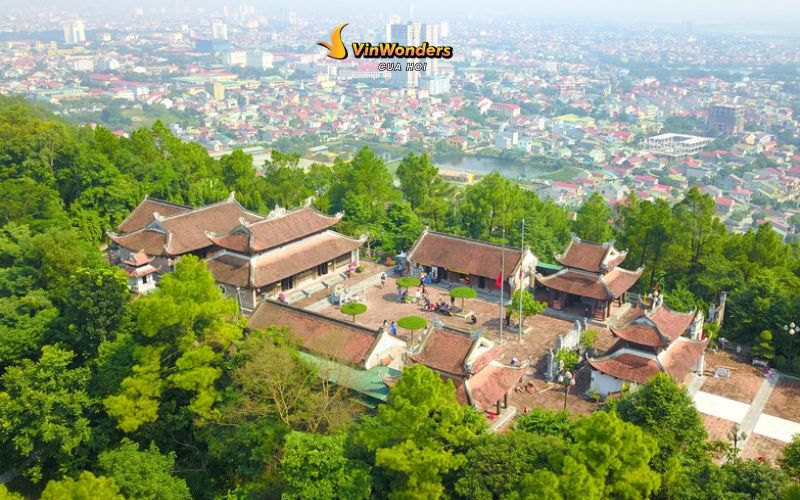 Không gian của đền thờ Vua Quang Trung