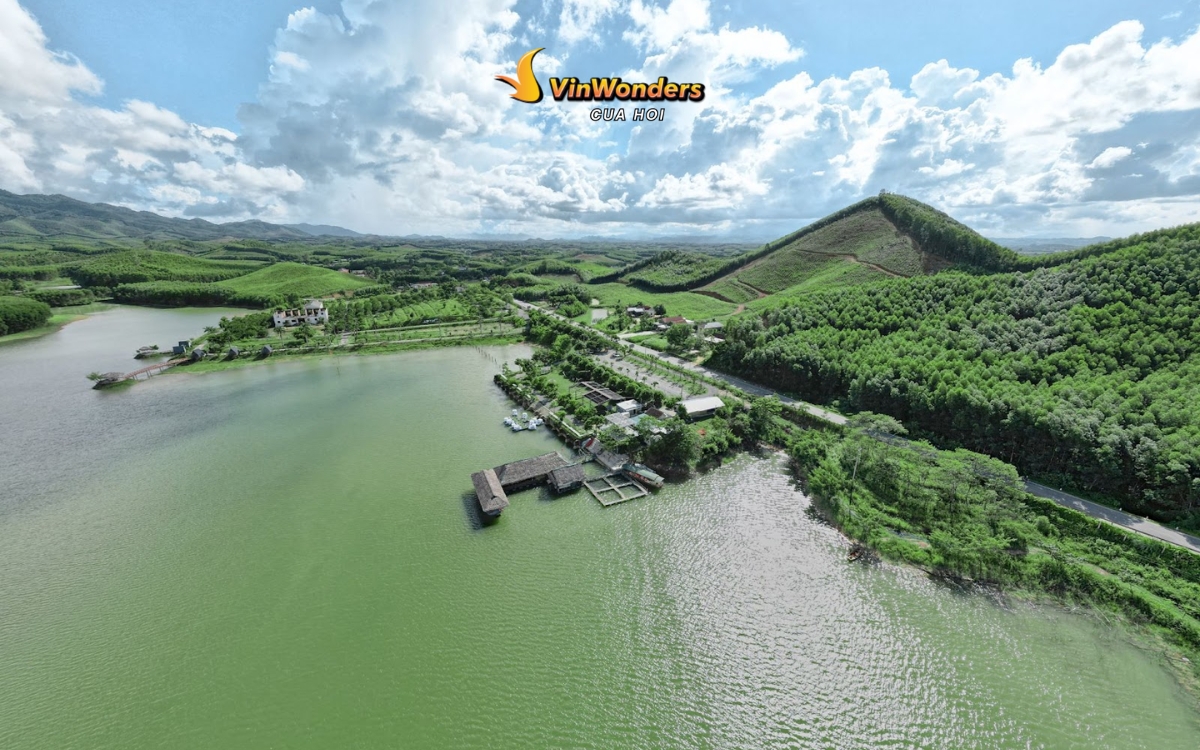 Vẻ đẹp từ trên cao của Núi Quyết Nghệ An