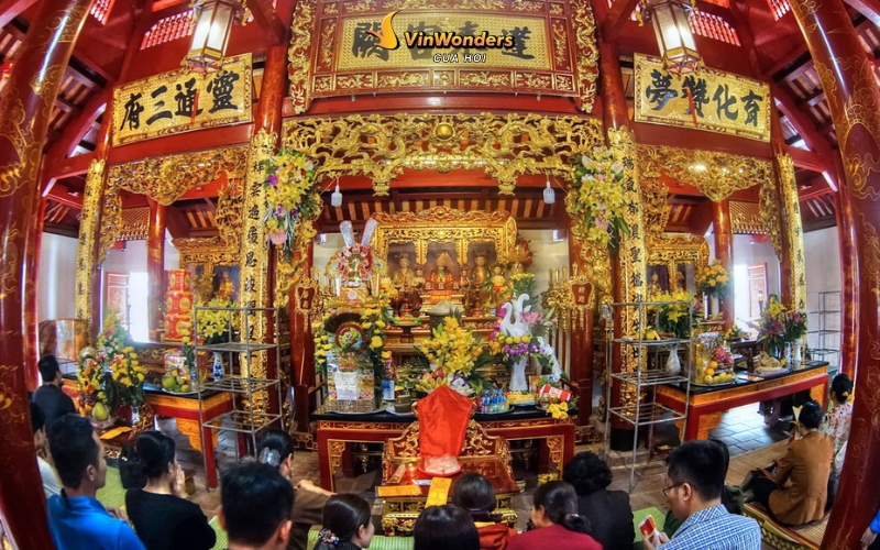 Đền Ông Hoàng Mười Nghệ An: Điểm đến tâm linh bậc nhất xứ Nghệ 3 Đền Ông Hoàng Mười Nghệ An có kiến trúc cổ kính