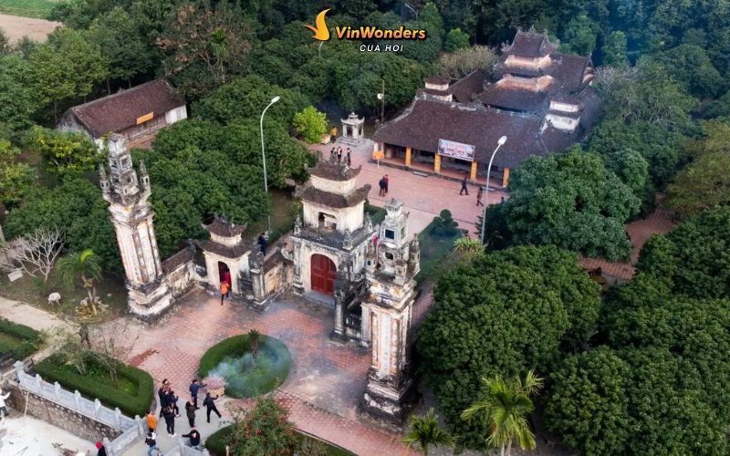 Đền Ông Hoàng Mười Nghệ An: Điểm đến tâm linh bậc nhất xứ Nghệ 5 Đền Ông Hoàng Mười Nghệ An: Điểm đến tâm linh bậc nhất xứ Nghệ