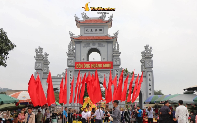 Đền Ông Hoàng Mười Nghệ An: Điểm đến tâm linh bậc nhất xứ Nghệ 6 Tham quan đền Ông Hoàng Mười Nghệ An hoàn toàn miễn phí