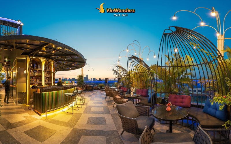 Top 5+ quán cà phê Cửa Lò đẹp, không gian xịn nhất 2025 3 Quán cà phê Cửa Lò: Sky Beach Coffee & Lounge có view biển siêu đẹp